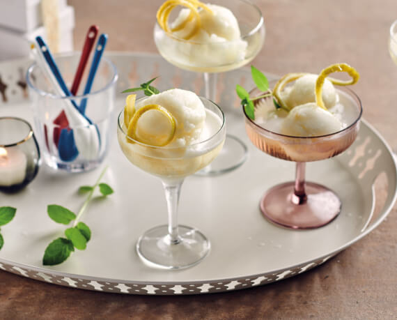 Zitronensorbet mit Prosecco