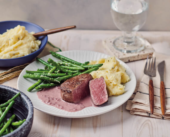 Rinderfilet mit Trüffelpüree und Parmesanbohnen