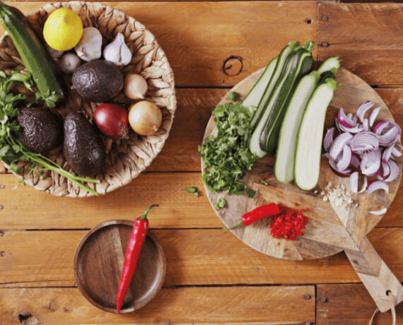 Dies ist Schritt Nr. 1 der Anleitung, wie man das Rezept Grillgemüse-Salat mit Maiskolben und Guacamole zubereitet.