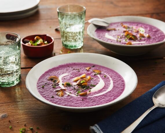 Vegetarische Rotkohlsuppe mit Pilzen & Orange