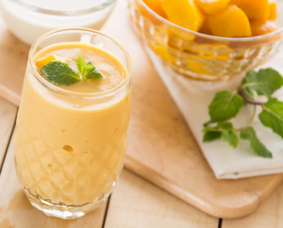 Mango-Smoothie mit Minze