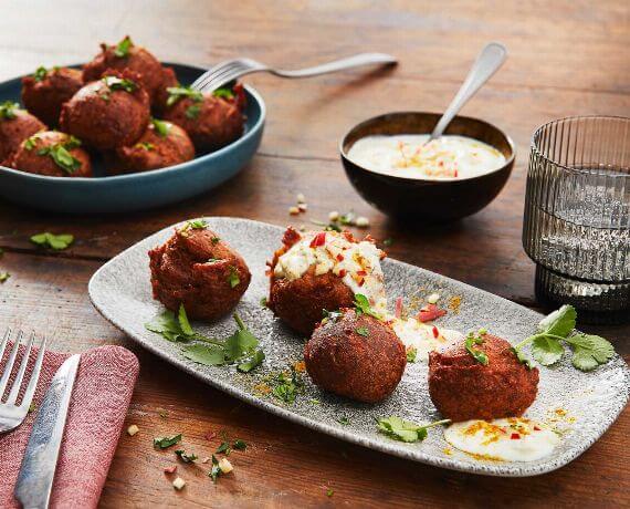 Vegane Falafel aus Roter Bete mit Currydip