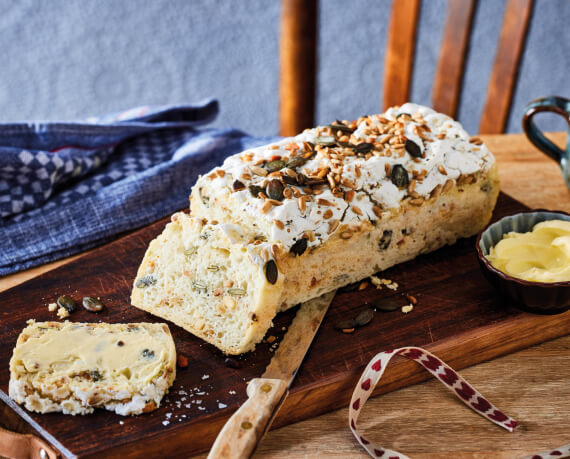 Glutenfreies Brot mit Körnern