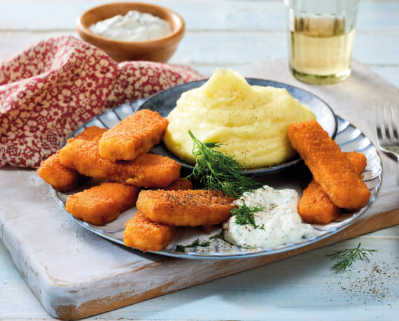 Fischstäbchen mit Kartoffelpüree und Remoulade