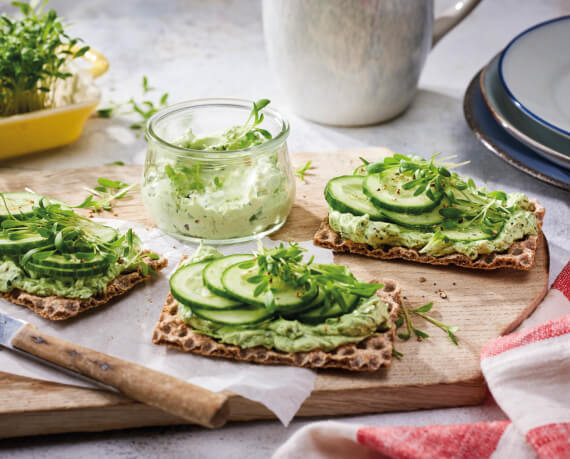 Knäckebrot mit Kräuterfrischkäse