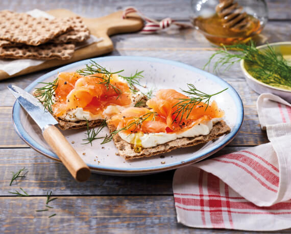 Knäckebrot mit Räucherlachs