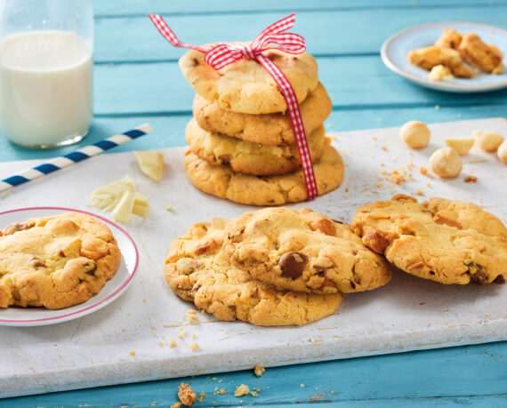 Macadamia-Cookies mit weißer Schokolade