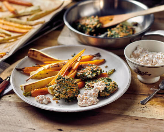 Wurzelgemüse mit Kräuterpuffer und Linsen-Joghurt-Dip