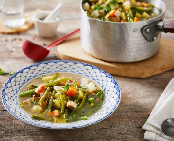 Veganer Bohnen-Eintopf mit Räuchertofu