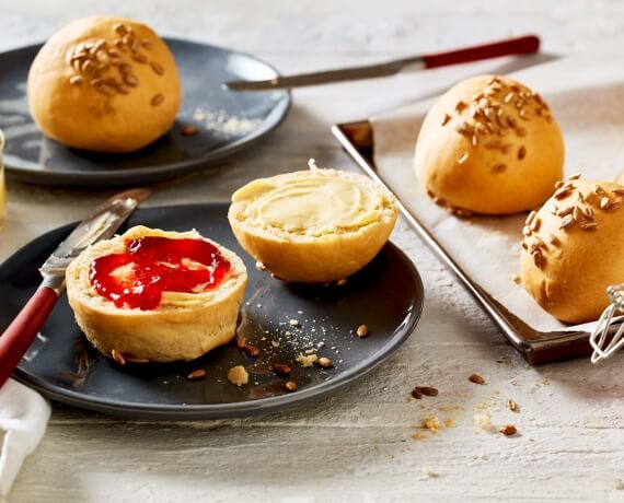 Dinkelbrötchen mit Sonnenblumenkernen