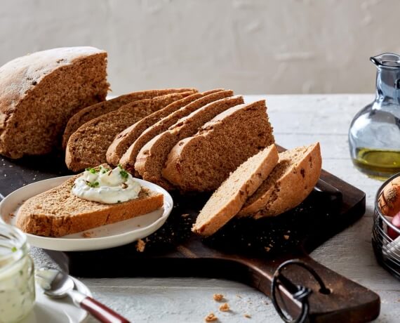 Zwiebelbrot mit Kümmelcreme