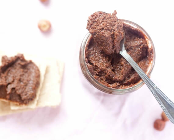 Schokocreme mit Datteln & Nüssen