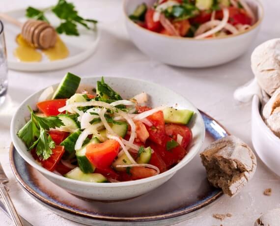 Indischer Tomaten-Gurken-Salat