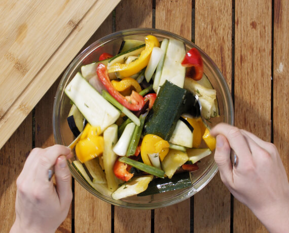 Dies ist Schritt Nr. 3 der Anleitung, wie man das Rezept Grillgemüse-Salat zubereitet.