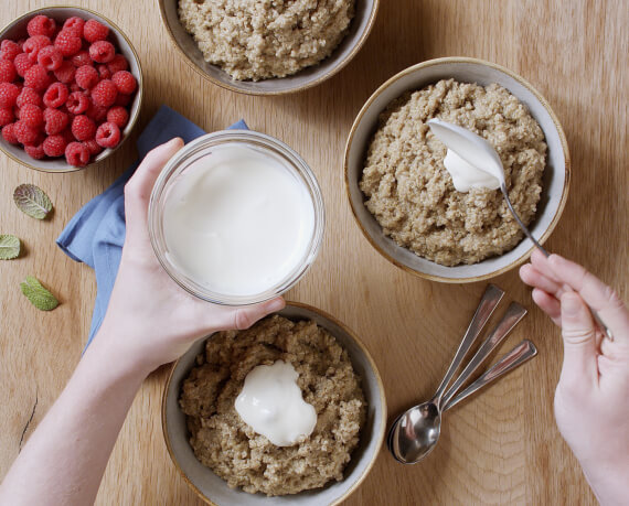 Dies ist Schritt Nr. 3 der Anleitung, wie man das Rezept Quinoa-Porridge mit gebratener Banane zubereitet.