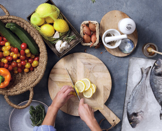 Dies ist Schritt Nr. 2 der Anleitung, wie man das Rezept Dorade im Backofen mit mediterranem Ofengemüse zubereitet.