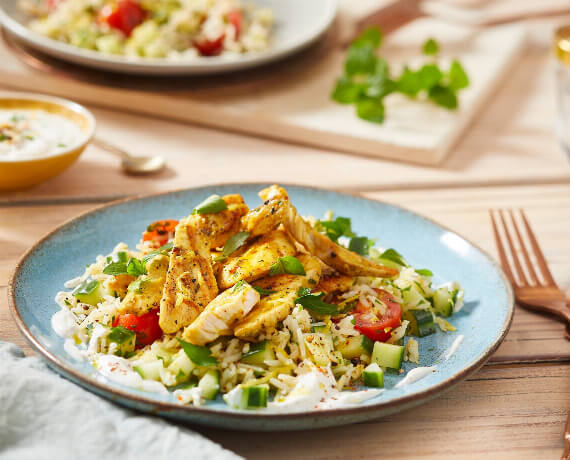 Orientalisches Hähnchen mit Reissalat und Minze