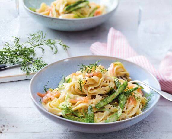 Tagliatelle in Spargel-Lachs-Sauce