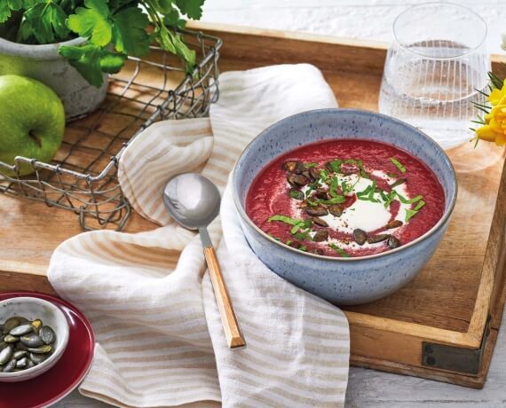 Rote-Beete-Suppe mit Meerrettich