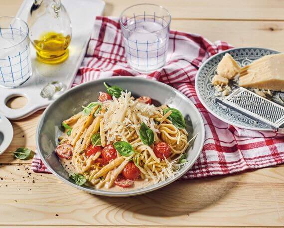 Spaghetti in Spargel-Rahmsoße mit Cherry-Tomaten