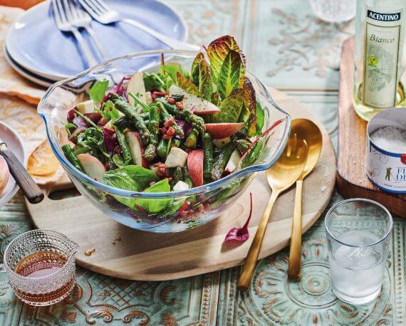 Spargelsalat mit Pfirsichen