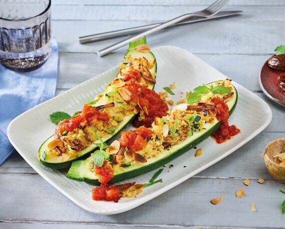 Gefüllte Zucchini mit orientalischem Couscous