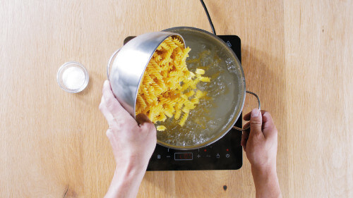 Dies ist Schritt Nr. 1 der Anleitung, wie man das Rezept Pasta-Chips zubereitet.