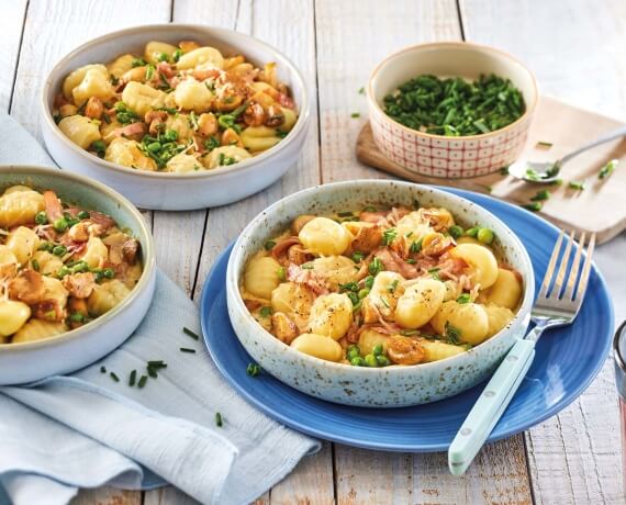 Gnocchi „Kinder-Carbonara“ mit gekochtem Schinken, Champignons und Erbsen