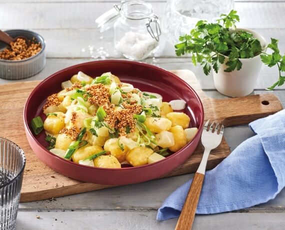 Gnocchi auf Rahmkohlrabi mit krossem Quinoa