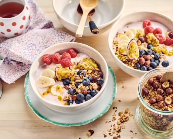 Smoothie Bowl mit Granola