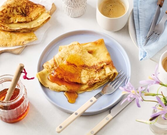 Pfannkuchen mit Honig