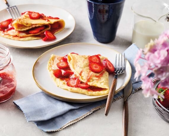 Pfannkuchen mit Erdbeerkonfitüre