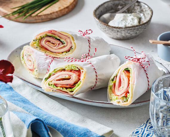 Käse-Schinken-Pfannkuchen mit Schnittlauchcreme