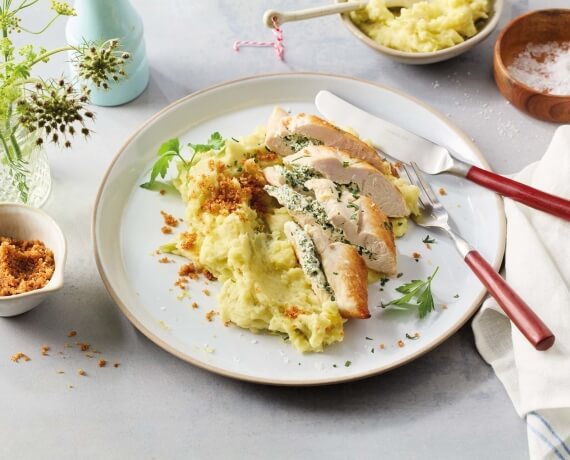 Rouladen von der Pute an Kartoffelpüree mit Fenchel und zitronigen Semmelbrösel