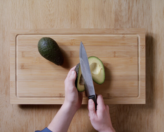 Dies ist Schritt Nr. 2 der Anleitung, wie man das Rezept Guacamole Grundrezept zubereitet.