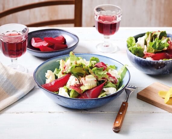 Endivien-Salat mit Bourdeaux-Birnen und Mozzarella