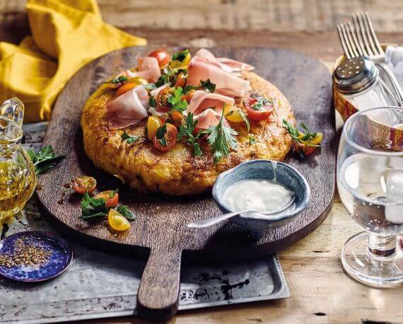 Spanische Tortilla mit Serranoschinken