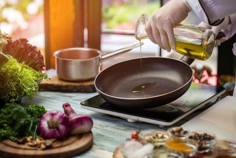 Kann man mit Olivenöl braten?