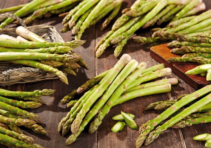 Muss man grünen Spargel schälen?