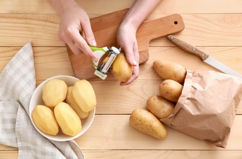 Warum soll man Kartoffeln nicht mit dem Messer schneiden?