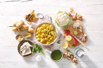 Vegane Lebensmittel auf einem Tisch