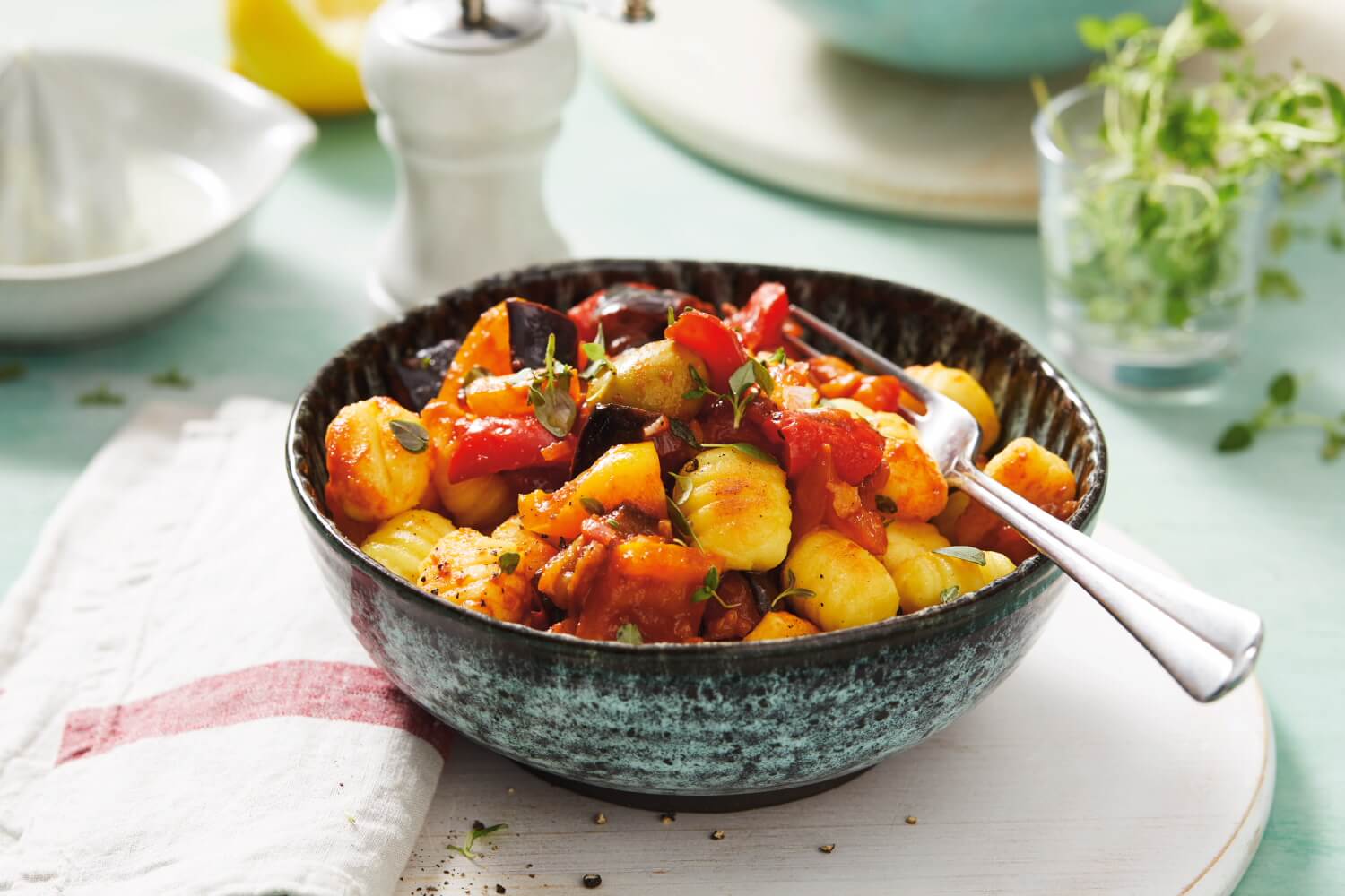 Vegane Gnocchi mit sizilianischer Caponata