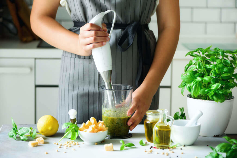 für_welche_speisen_nutzt_man_pürierstab_mixer_und_moulinette_lidl_kochen_magazin