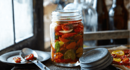 Getrocknete Tomaten in Kräuteröl