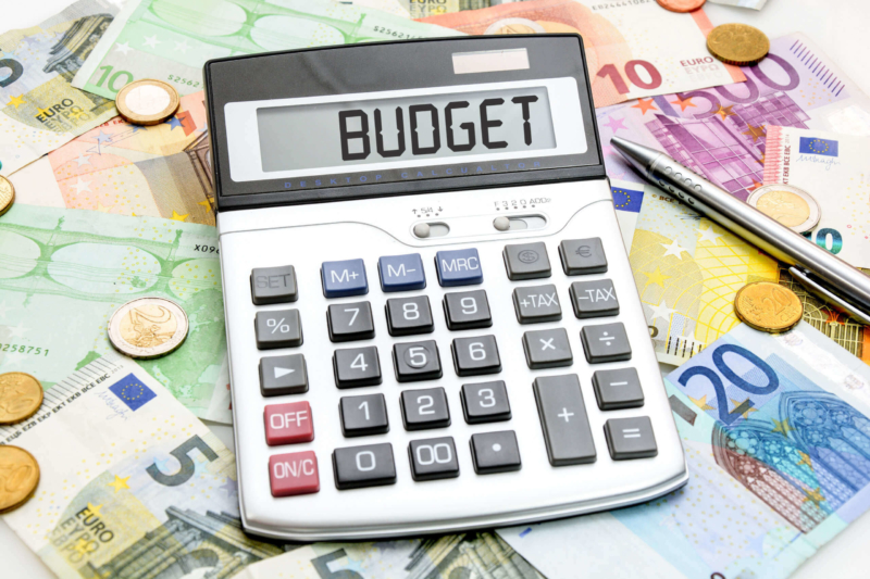 Taschenrechner und Bargeld