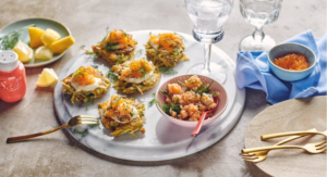 Rösti mit Räucherlachs-Tatar und Forellen Kaviar