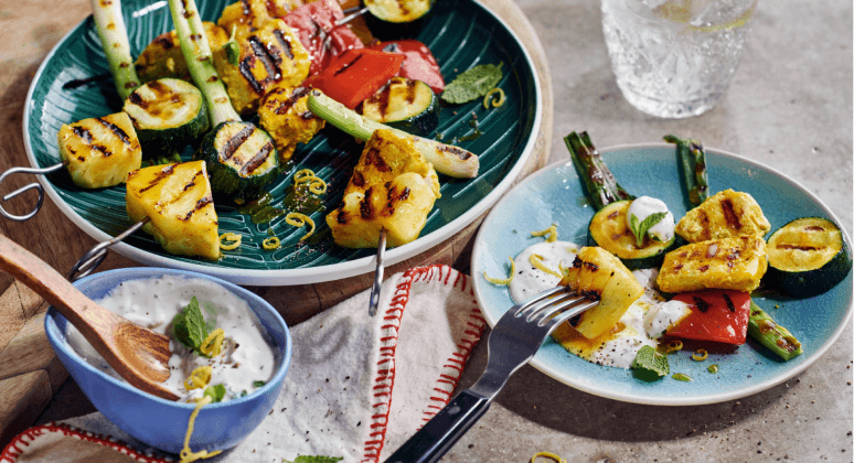 Fruchtige Curry-Hähnchen-Spieße mit Ananas und Frühlingszwiebel