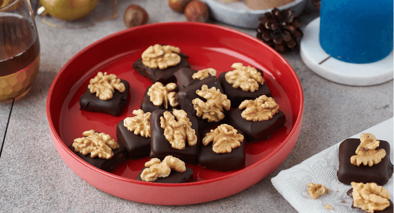 Rum-Nuss-Pralinen mit Cashew, Walnuss, Marzipan und Rum