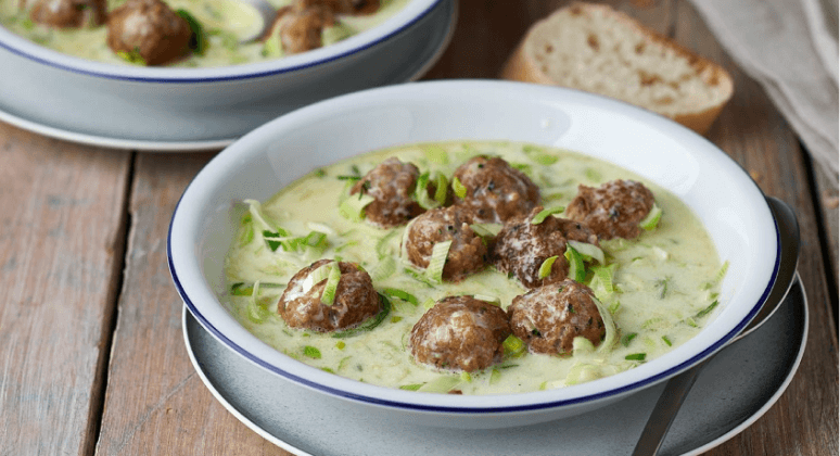 Käse-Lauch-Suppe mit Hackbällchen