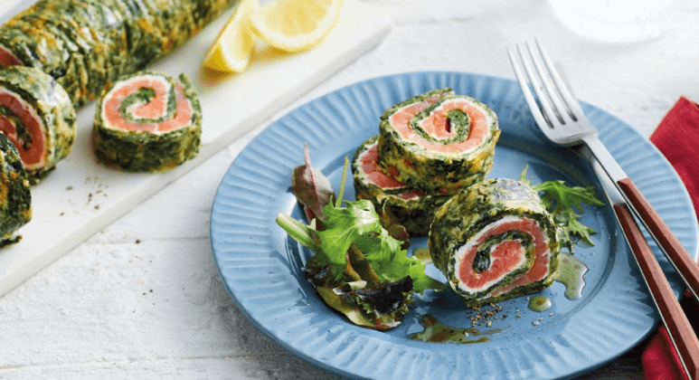 Lachs Spinat Rolle mit Meerettich, Schalotten und Frischkäse